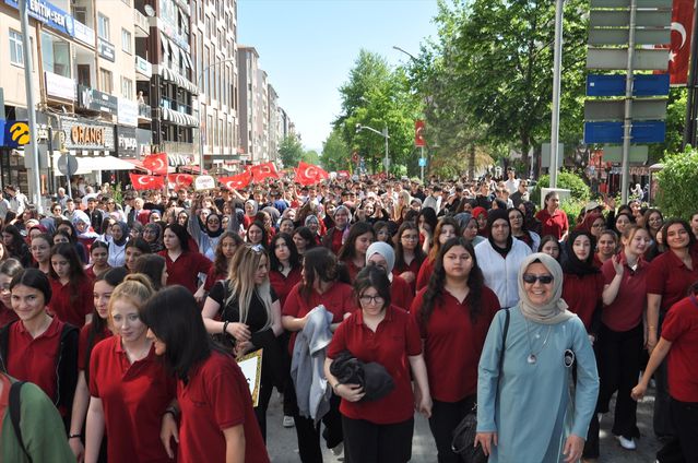 Kütahya'da Mesleki Eğitim Fuarı Açıldı