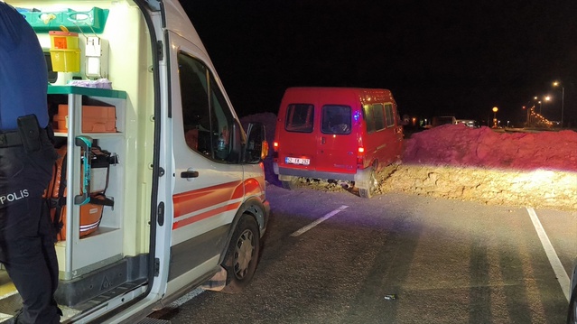 Kütahya’da Minibüs Kazası: 3 Yaralı