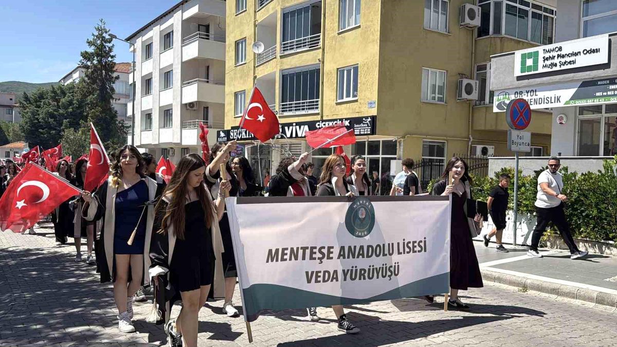 Menteşe Lisesi\'nde Veda Yürüyüşü Coşkuyla Gerçekleşti