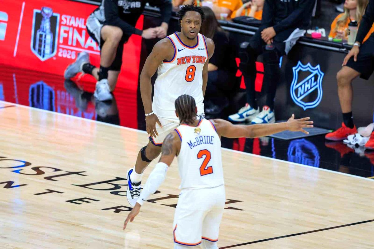 Knicks, Finalde Spurs\'u Yendi