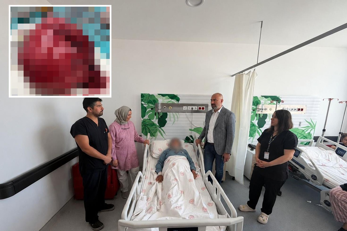 Niğde\'de bir hastanın vücudundan 7 kiloluk tümör çıkarıldı