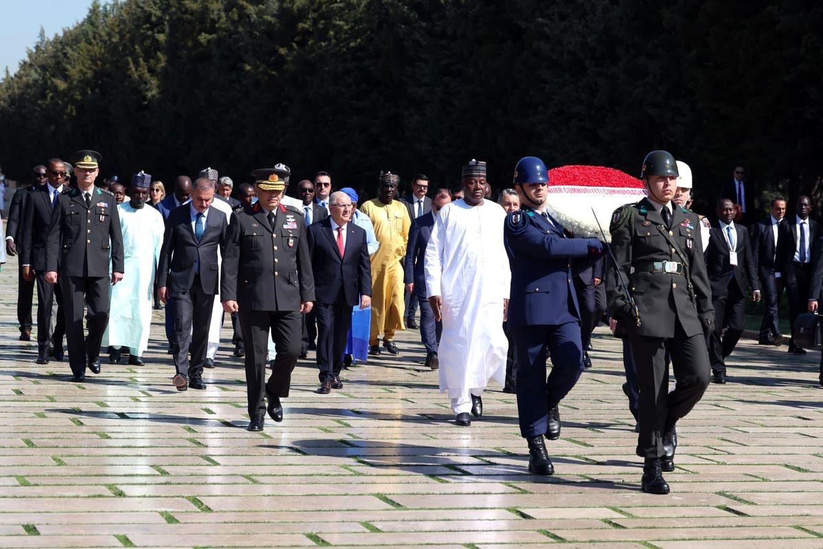 Bakan Güler, Nijer Cumhurbaşkanı ile Anıtkabir’i ziyaret etti