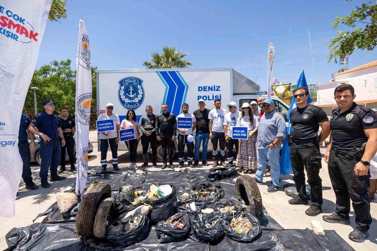 Plajdan 750 kilogram atık toplandı