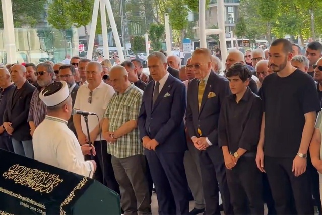 Reha Muhtar'ın hayatındaki kadınlar cenazesinde yoktu