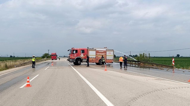 Kozan'da Pikapta Yangın: Üç Kişi Kurtarıldı