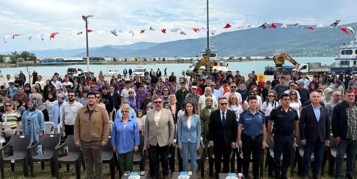 Sinop\'ta çocuklar sanat, müzik ve sporla buluştu