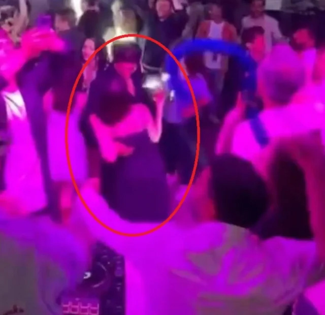 Taşacak Bu Deniz eğlencesinde Naz Sayıner ile Erdem Şanlı'nın samimi görüntüleri! Peş peşe hamleler geldi