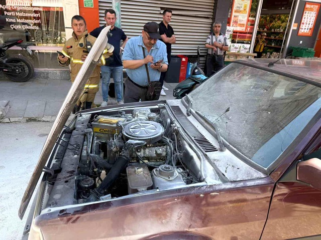 Yalvaç'ta Otomobilde Yangın Kontrol Altına Alındı