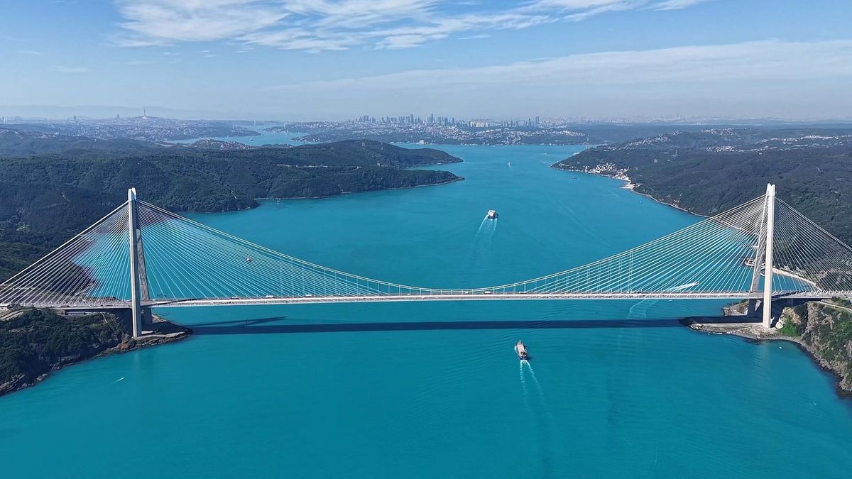 İstanbul Boğazı\'nda Yunus Şöleni