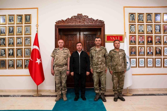 Askeri Komutanlar Erzincan Valisi'ni Ziyaret Etti