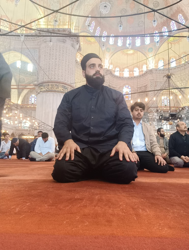 İzdivaç programıyla ünlenen damat adayı maneviyata yöneldi