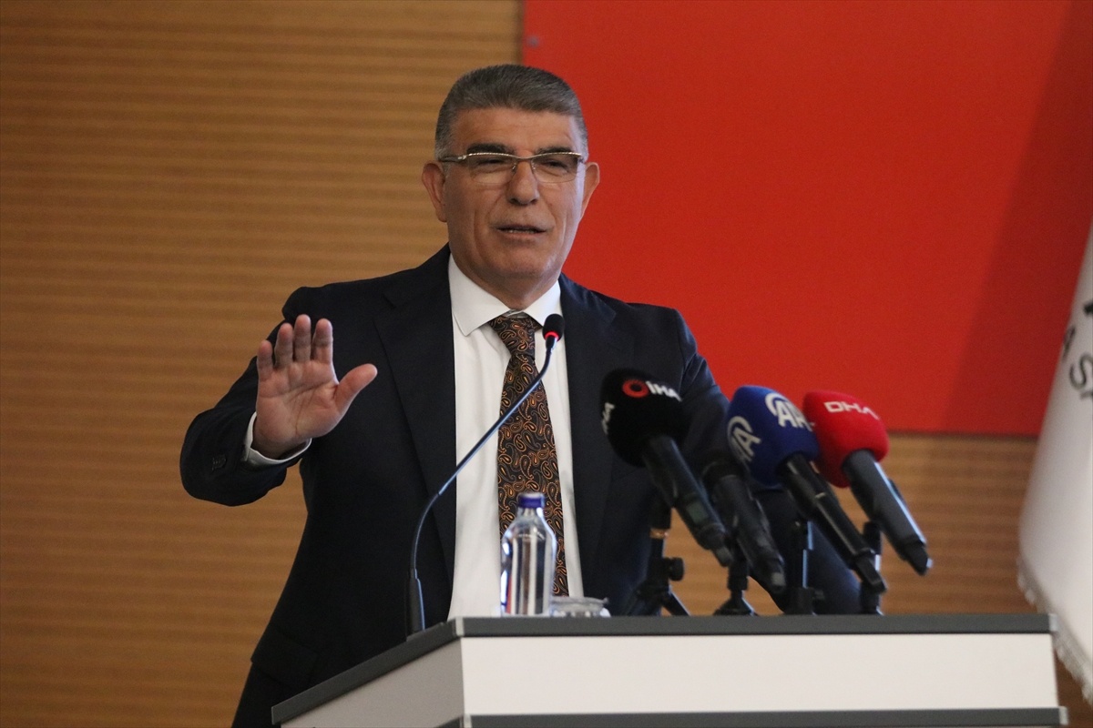 İş Hukuku Sempozyumu Adana\'da Başladı