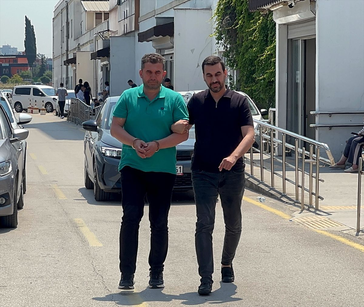Baba Oğlunu Vurarak Öldürdü