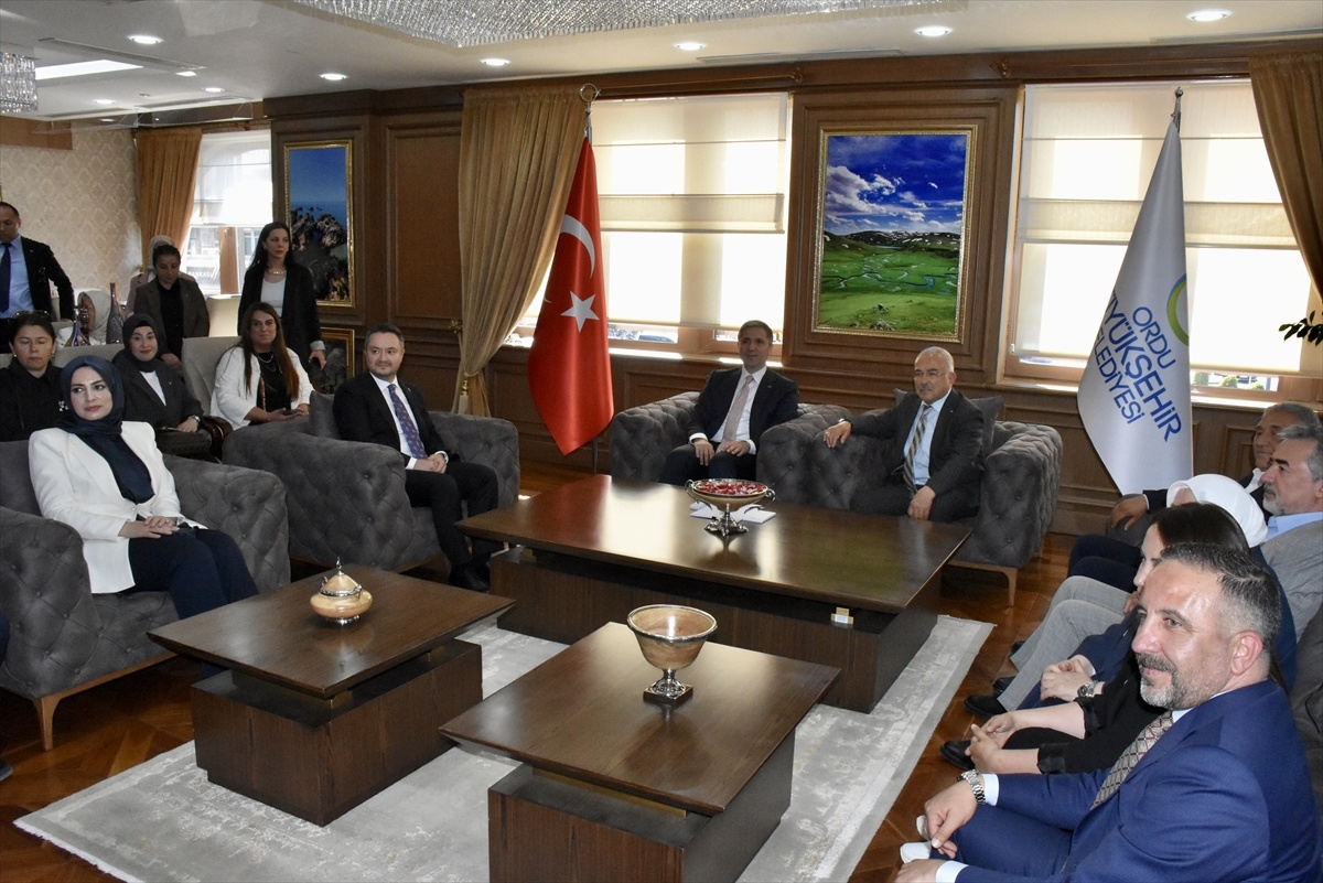Sırakaya: Ateş sarmalında ülkemizi caydırıcılıkla koruyoruz