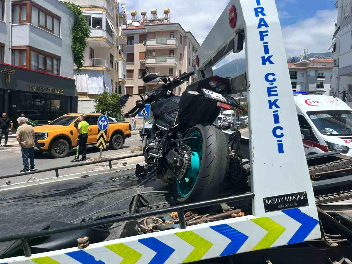 Alanya\'da Trafik Kazası: 1 Yaralı