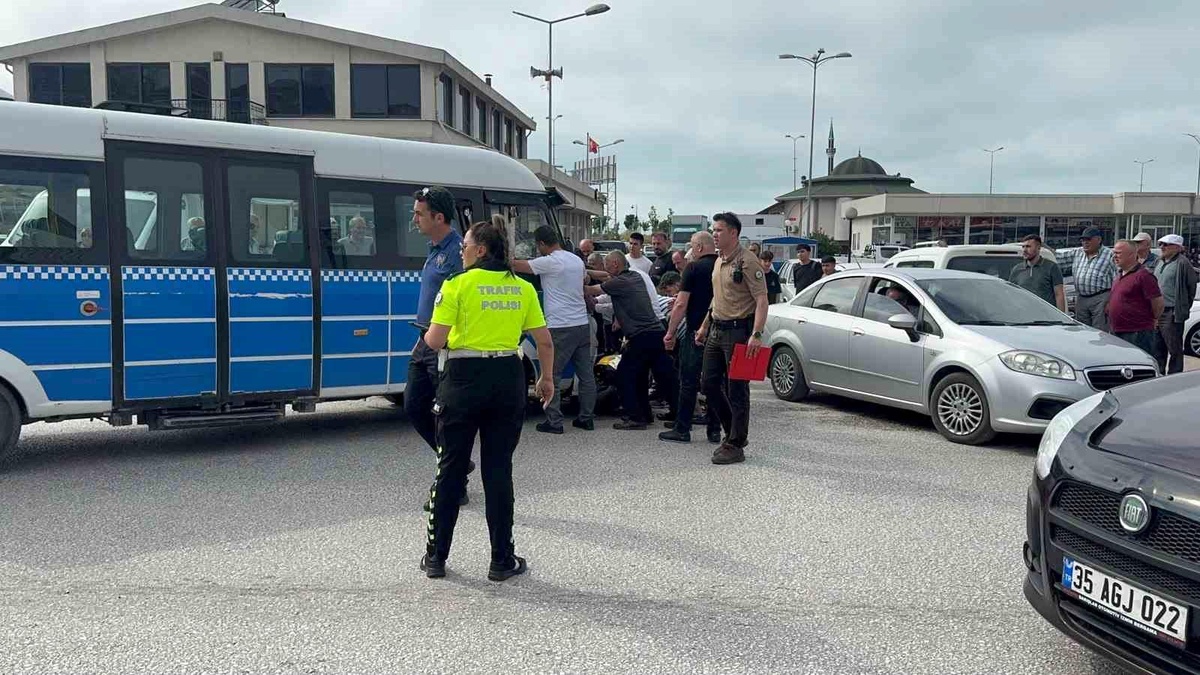 Zonguldak\'ta Trafik Kazası: Motosiklet Sürücüsü Yaralandı