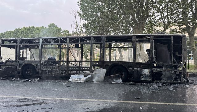 İETT Otobüsünde Yangın: Yangın Söndürüldü
