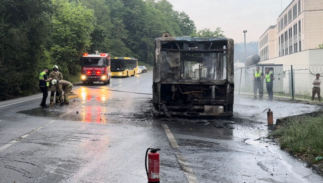 Beykoz'da İETT otobüsü alev alev yandı