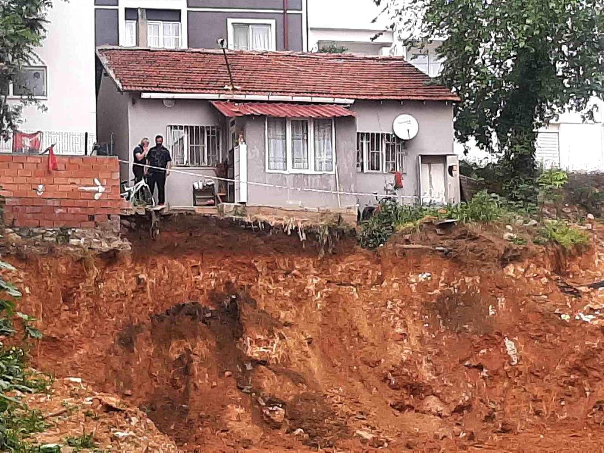 Bilecik\'te Toprak Kayması Tehlikesi