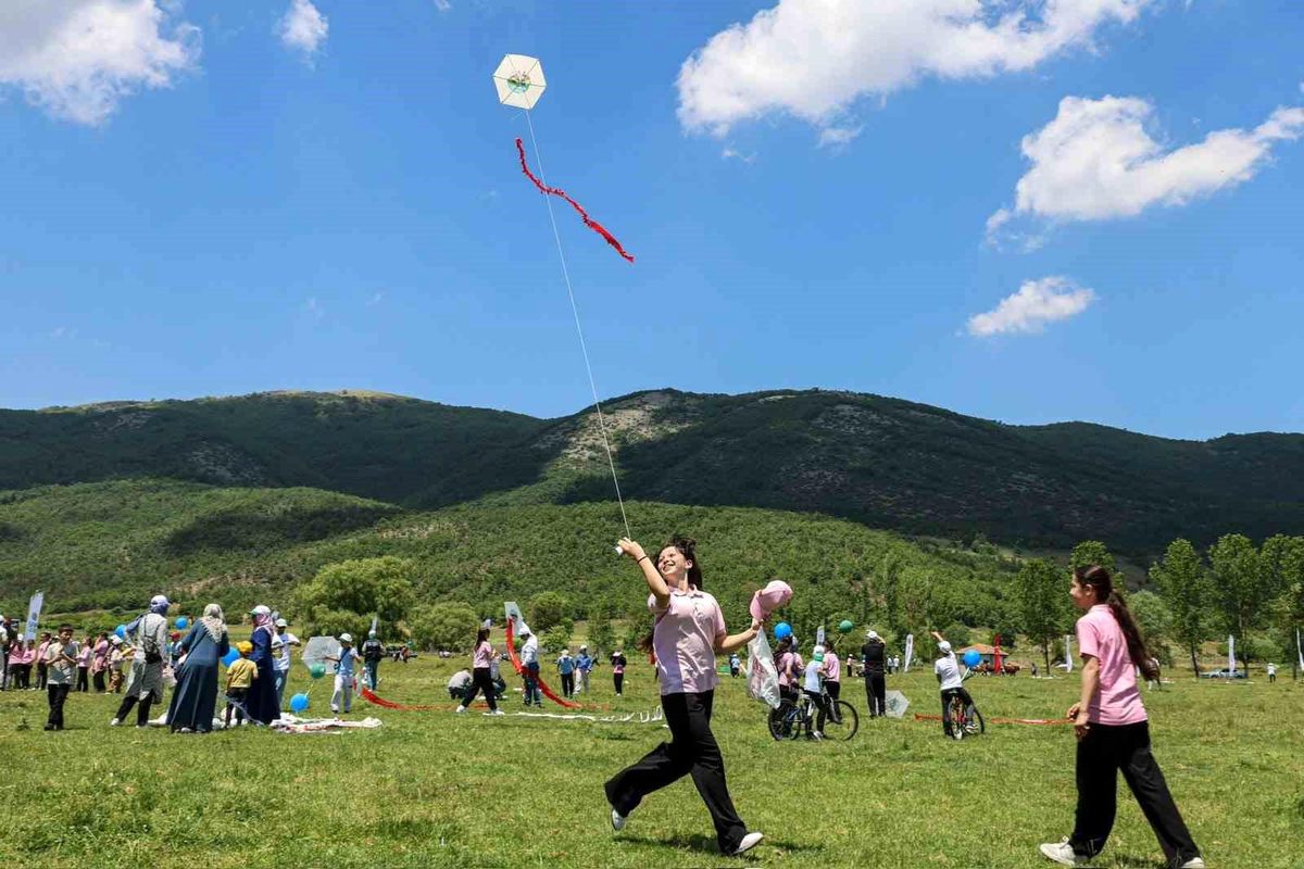 Uçurtma Şenliği ile Çevre Bilinci Artırıldı