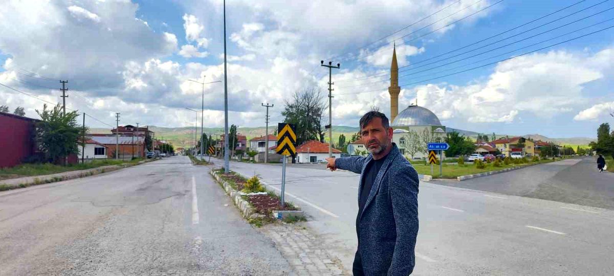 Bozuk yollar tepki çekti, mahalleli isyan etti