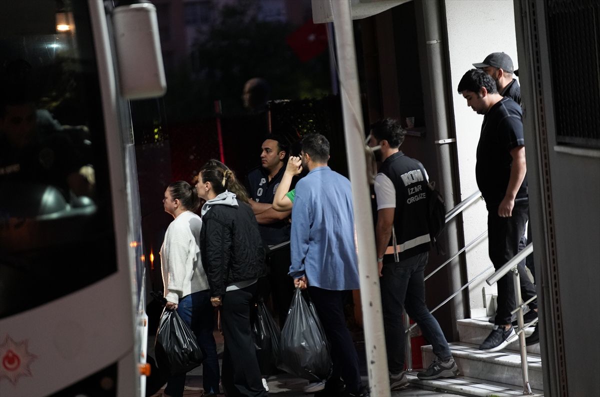 Buca Belediyesi "yolsuzluk" soruşturmasında 54 şüpheli adliyeye sevk edildi