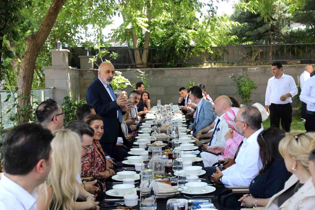 Diyarbakır\'da İş İnsanları Buluşması