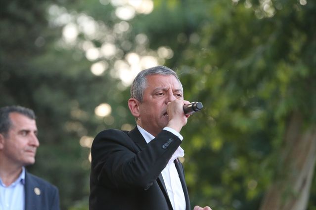 Özgür Özel: CHP'nin Yürüyüşü Kararlılıkla Devam Edecek