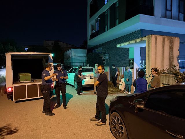 Düzce'de apartmanda ceset bulundu