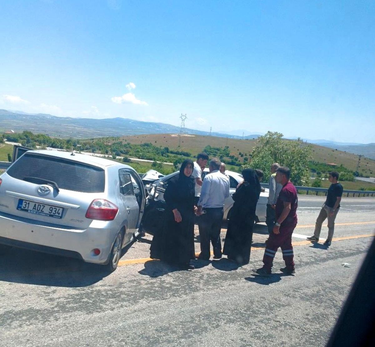 Elazığ\'da Otomobil Çarpıştı: 4 Yaralı