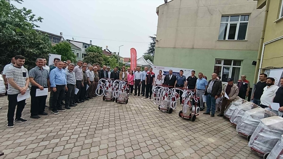Gerze\'de Süt Sağım Makinesi Desteği