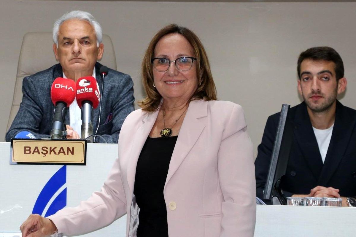 Güzelbahçe Belediyesi\'nde Başkanvekili Ayşe Akın oldu