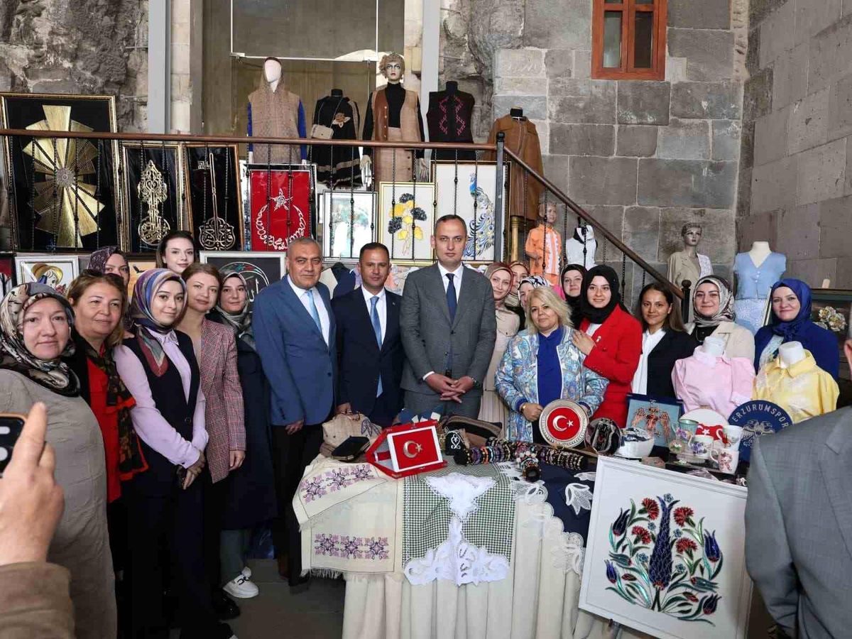 Hayat boyu öğrenme haftası şenlikleri Erzurum\'da başladı