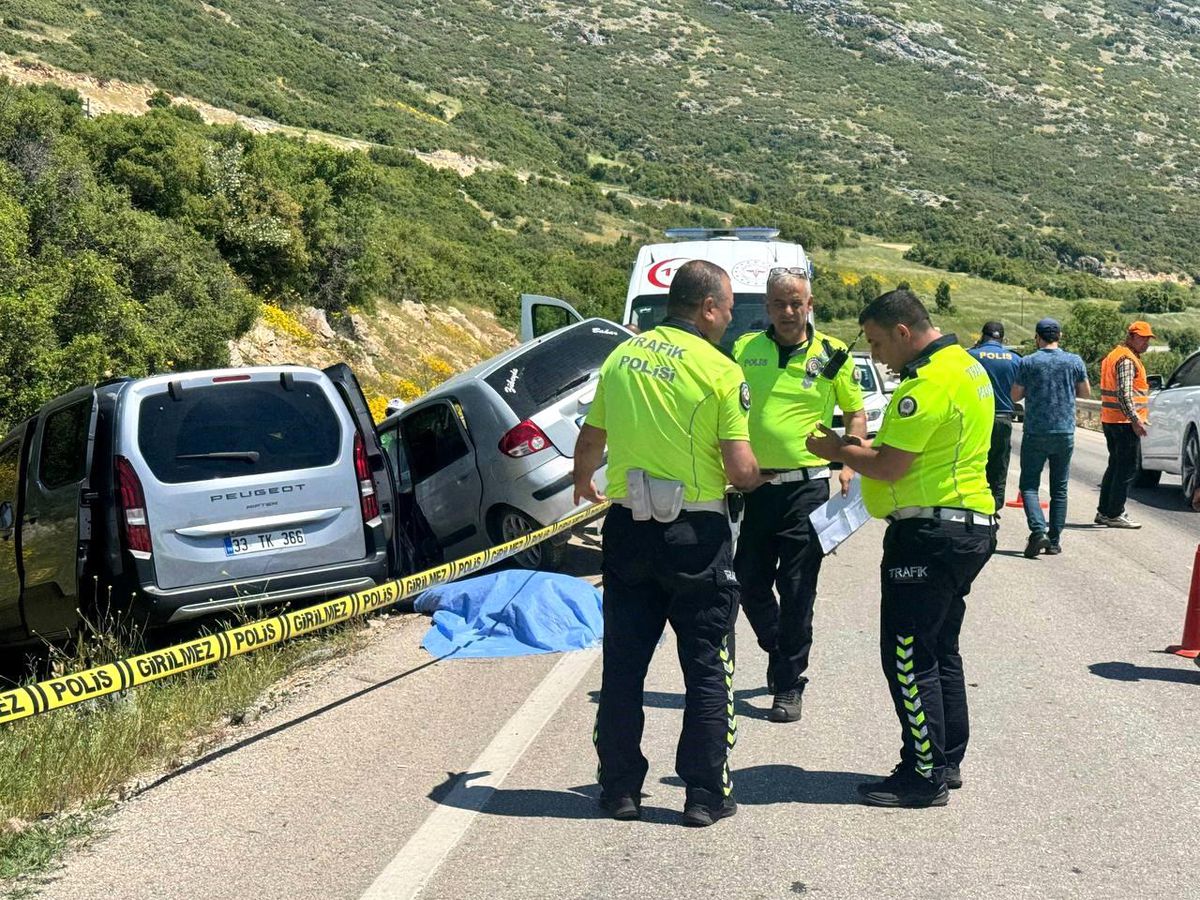 Eğirdir\'de Trafik Kazası: 1 Ölü, 5 Yaralı