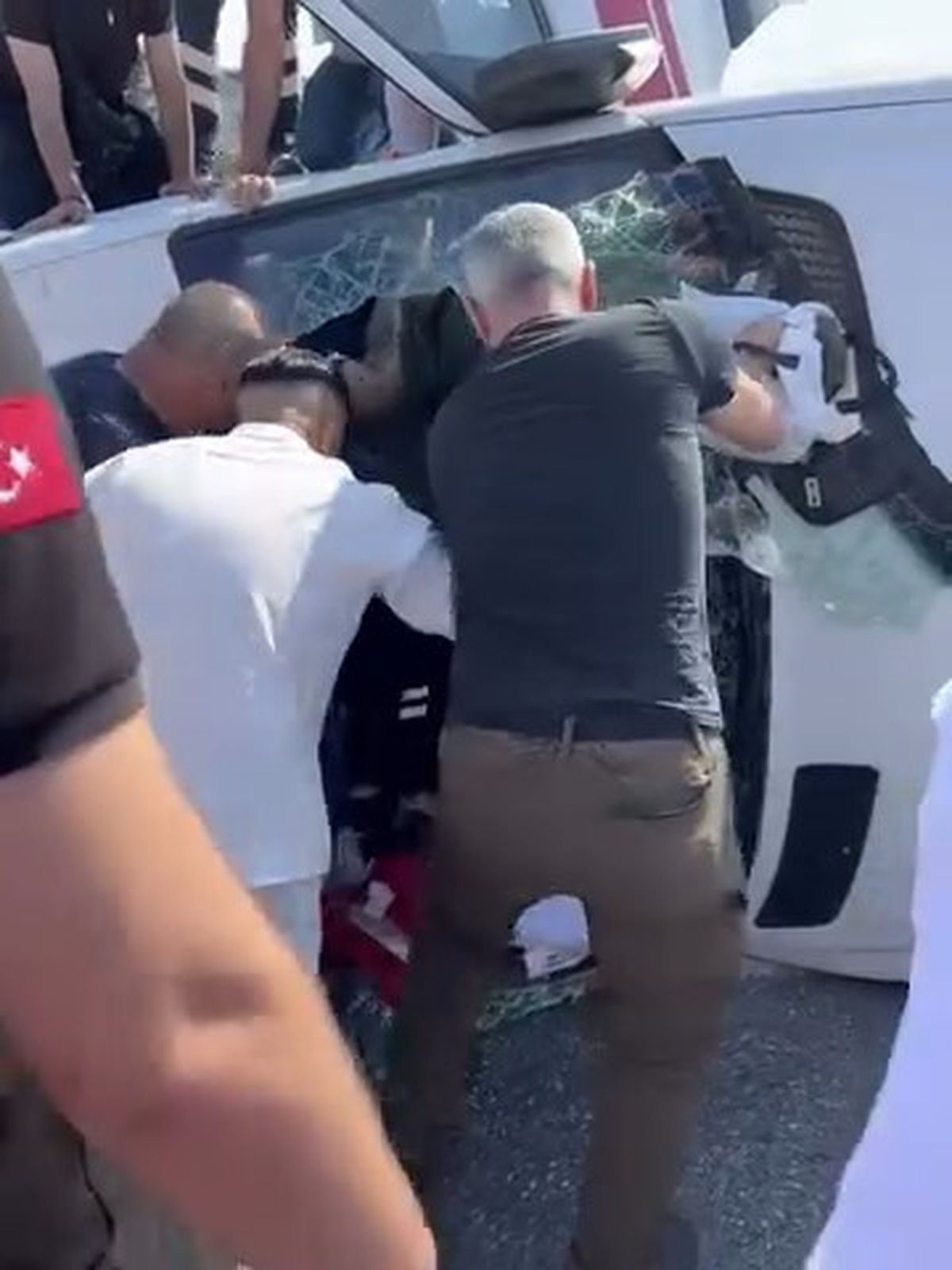 Kağıthane\'de Ambulans ve Motosiklet Çarpıştı