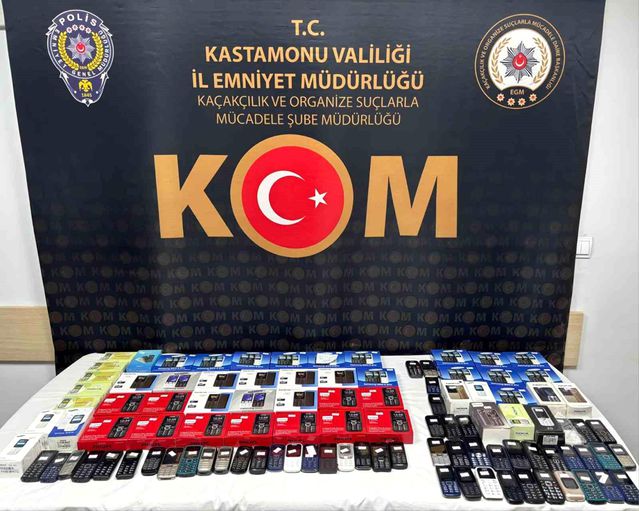 Kastamonu'da 102 Kaçak Cep Telefonu Ele Geçirildi