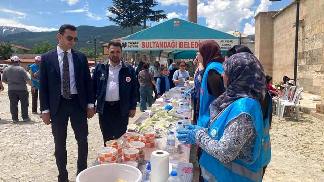 Sultandağı'nda Hayır Çarşısı Düzenlendi