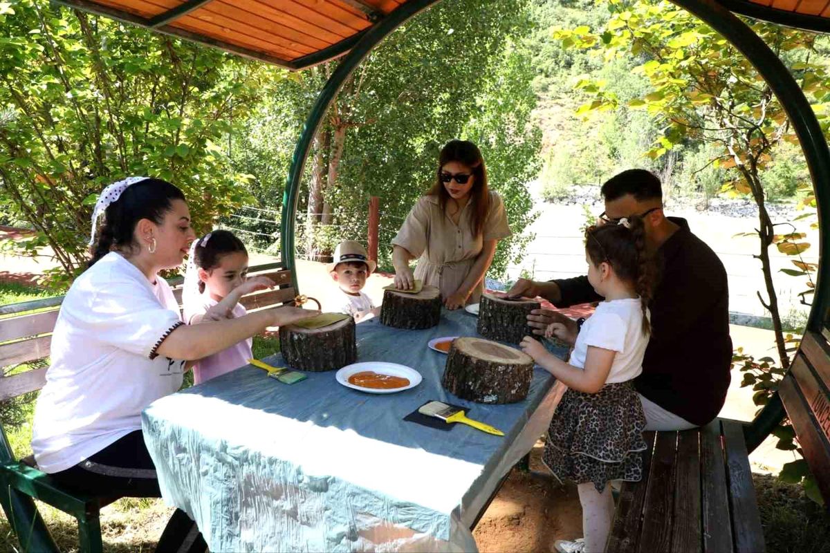 Tunceli\'de Çiçek Dikimiyle Çevre Bilinci
