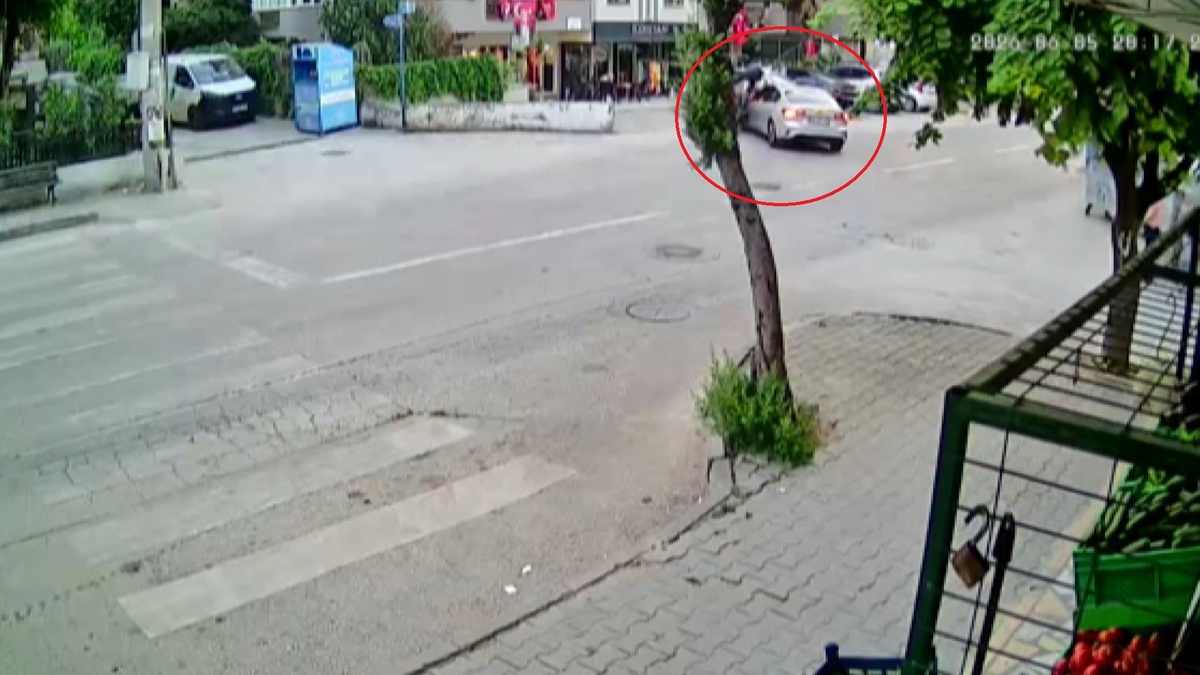Mudanya\'da Otomobil-Motosiklet Kazası