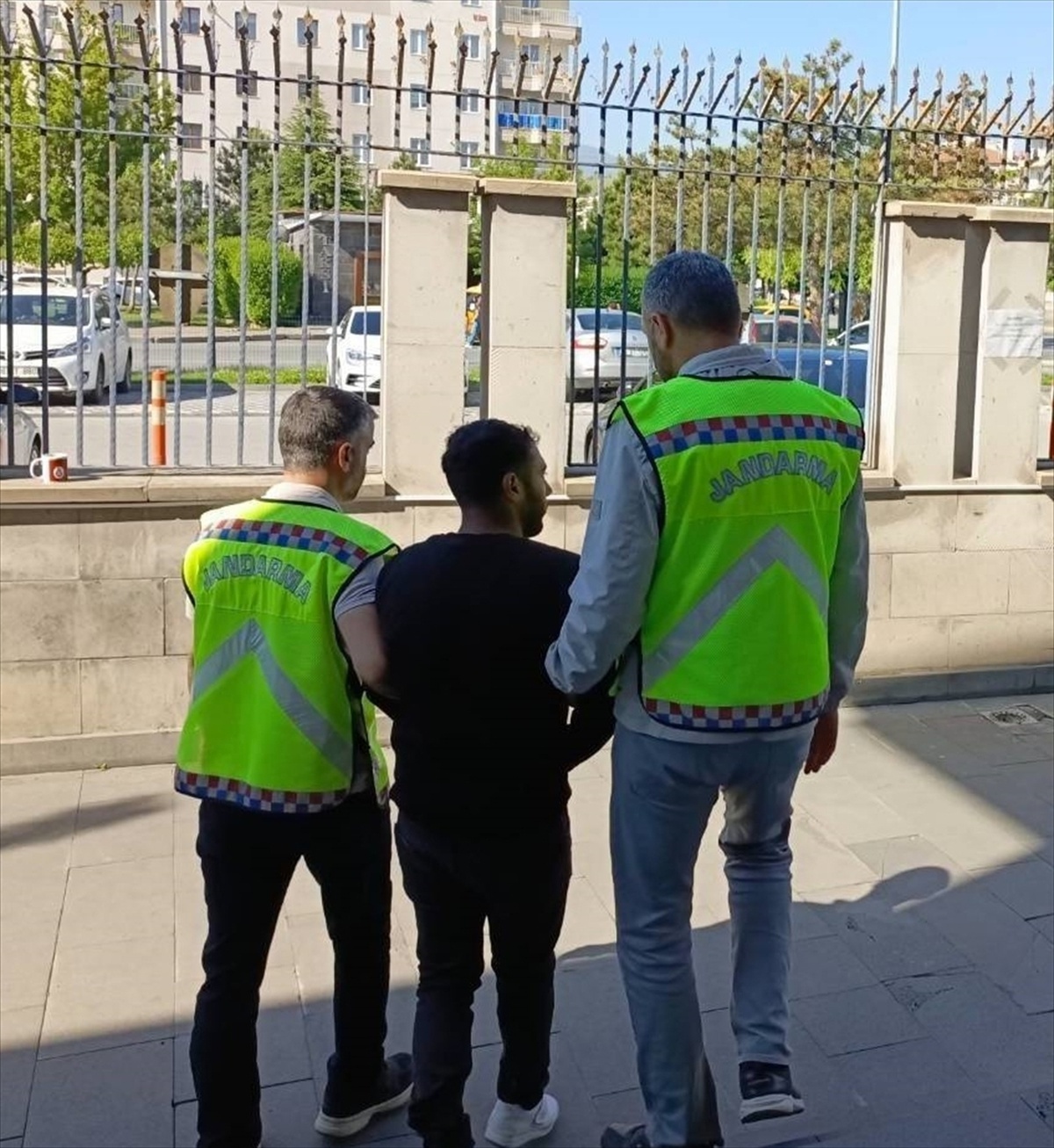 Muş\'ta Nitelikli Dolandırıcılık Operasyonu