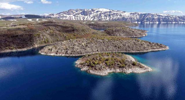 Nemrut Krater Gölü Sezonda Ziyaretçileri Ağırlamaya Başladı