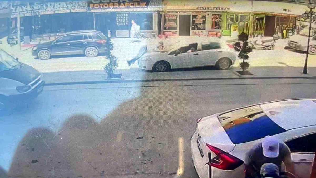 Karaman\'da Kaza: Otomobil Yaşlı Adamı Yaraladı