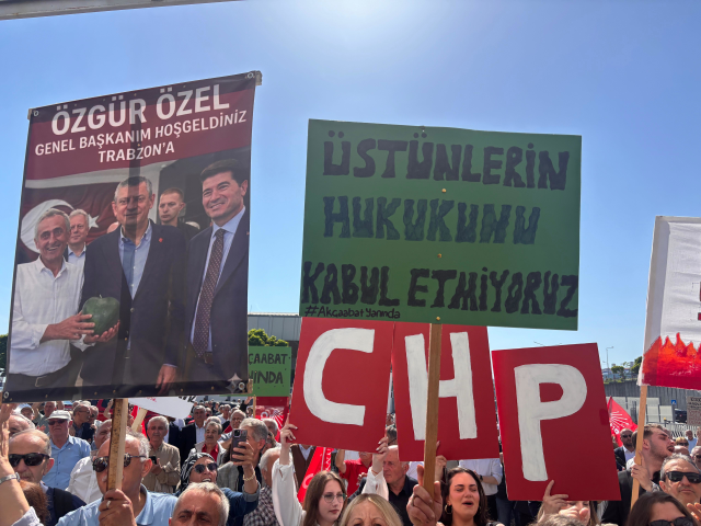 Özel'e Trabzon'da görkemli karşılama: Sizler tarihin doğru tarafındasınız