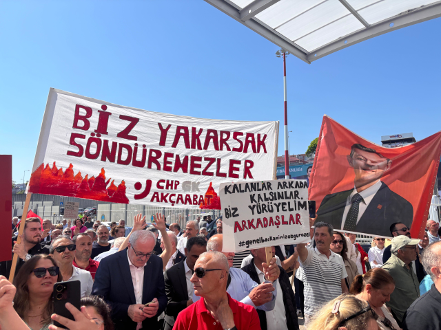 Özel'e Trabzon'da görkemli karşılama: Sizler tarihin doğru tarafındasınız