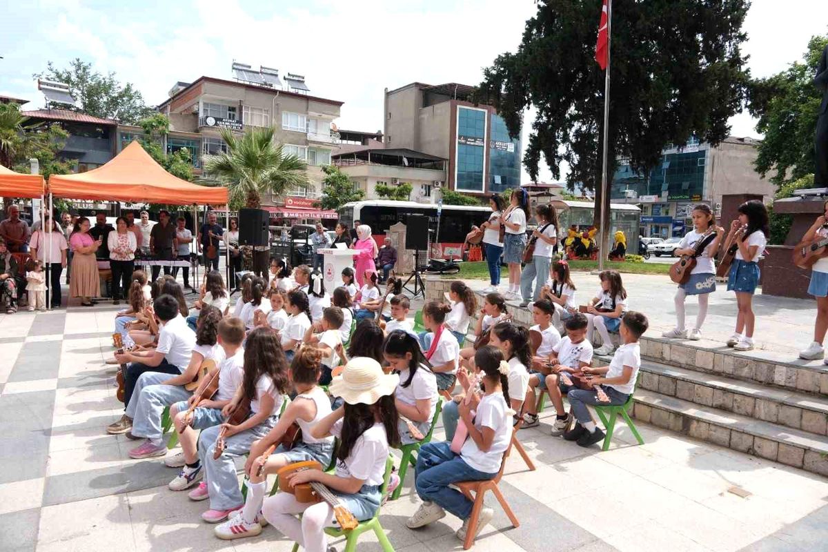 Sarıgöl\'de Hayat Boyu Öğrenme Haftası etkinliklerine yoğun ilgi