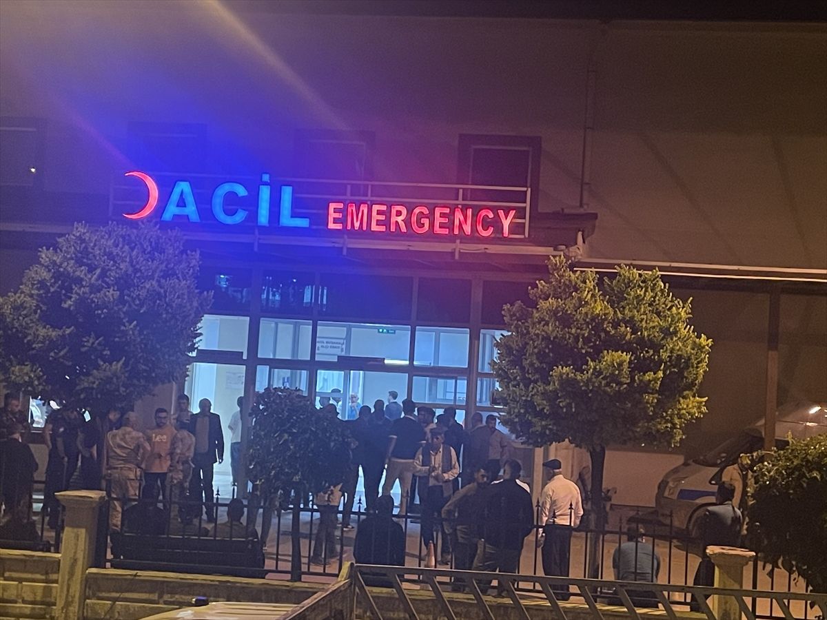 Siirt\'te Traktör Devrildi, Sürücü Hayatını Kaybetti