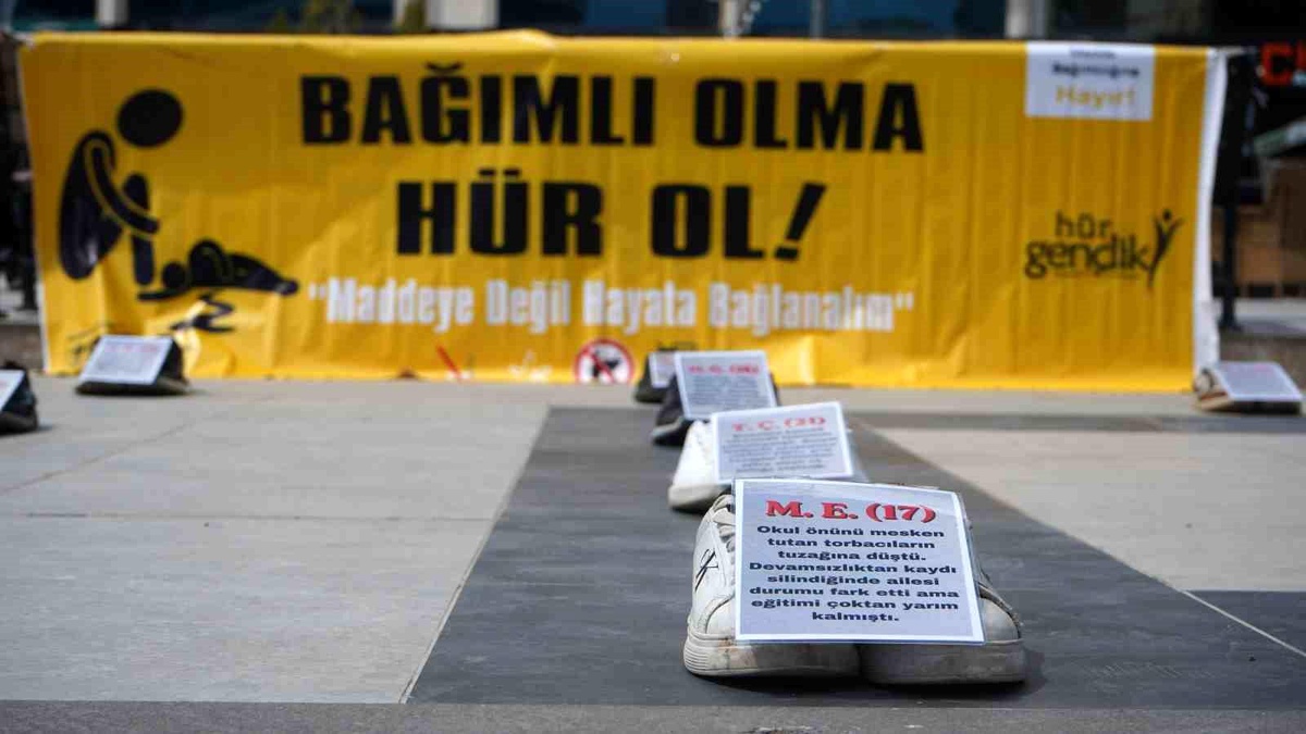 Uyuşturucuya Dikkat Çekmek İçin Farkındalık Sergisi