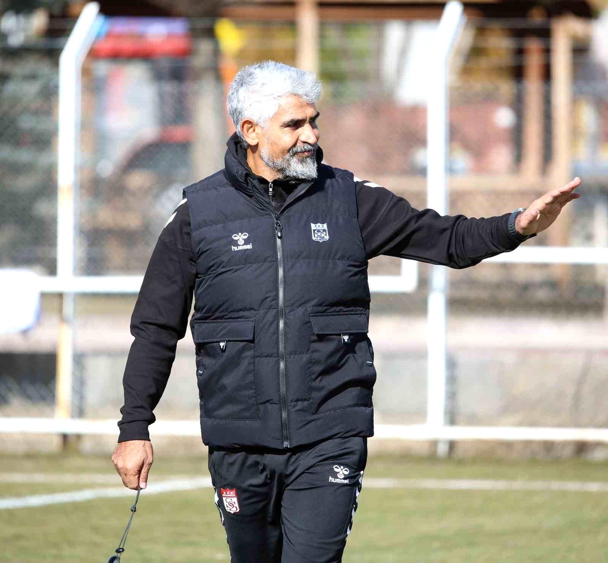 Sivasspor\'da Ayrılık: İsmet Taşdemir Görevden Ayrıldı