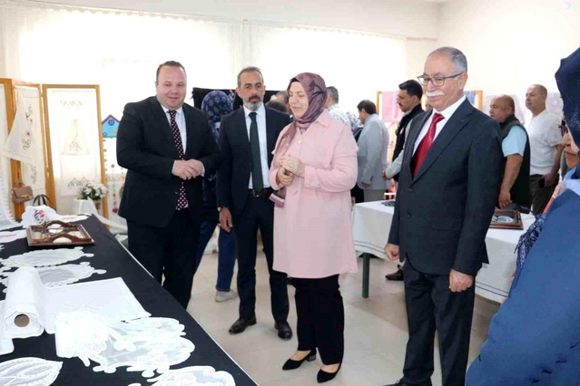 Şuhut'ta Hayat Boyu Öğrenme Sergisi