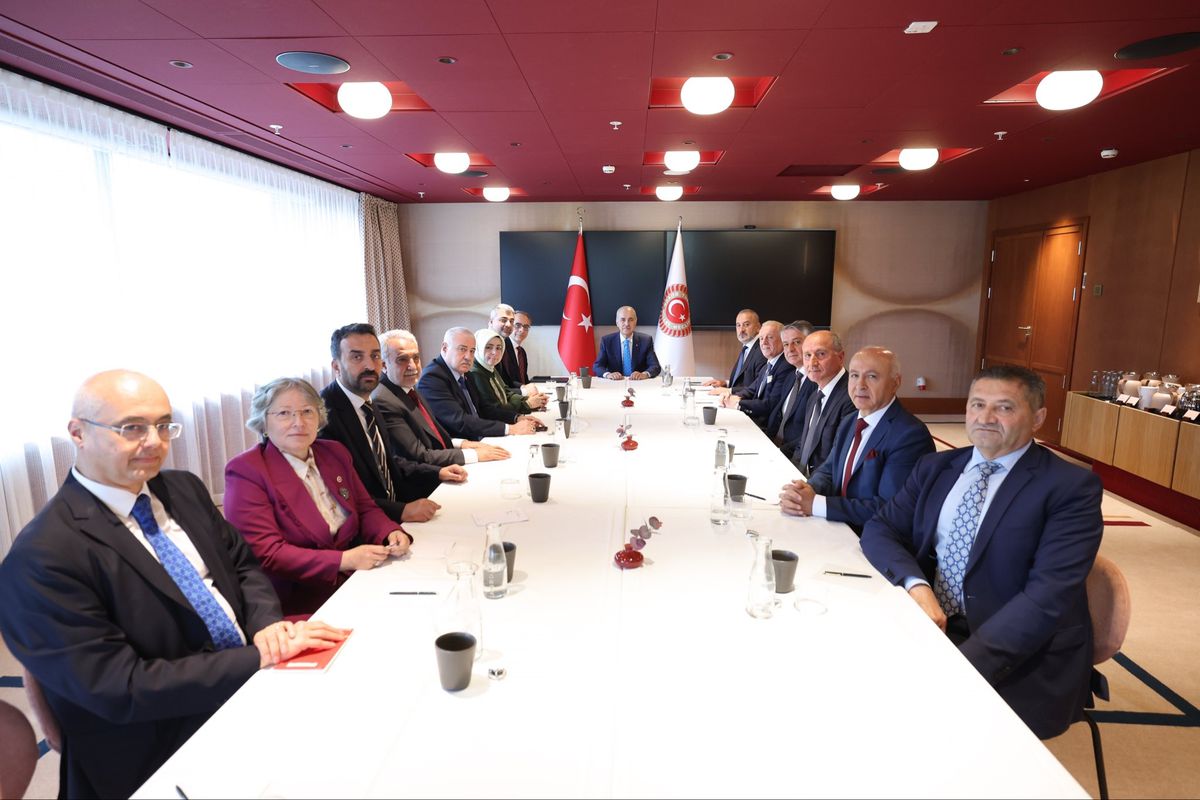 Kurtulmuş İsveç\'te Süryani Temsilcileriyle Buluştu